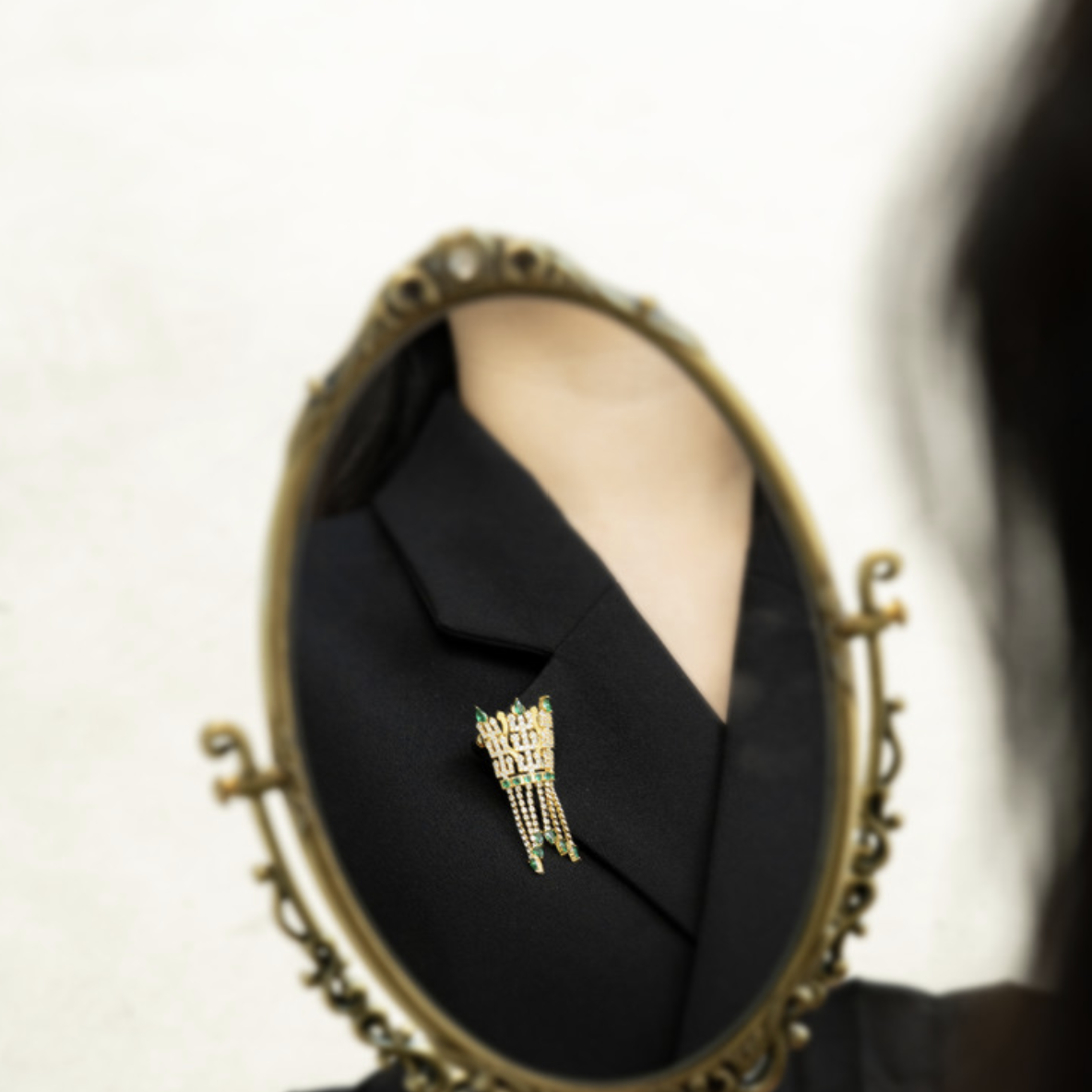 Korean Crafts Collection - Golden Crown Brooch 18K with Cubik